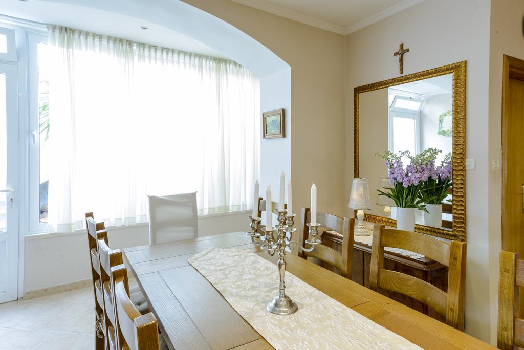 Superior Stunning Apartment Gravosa With A Free Parking Dubrownik Zewnętrze zdjęcie